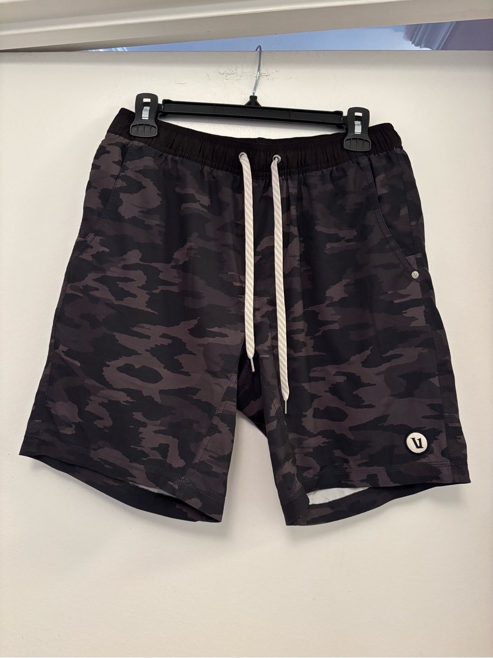 Vuori Black Camo kore Athletic Shorts with White Drawstring and lining
